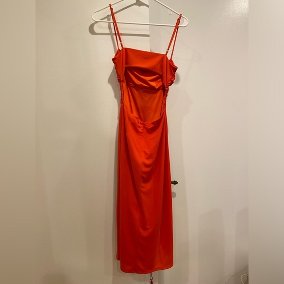 ASTR Geller Rushed Midi Dress - Picture 6 of 14